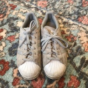 Adidas superstars